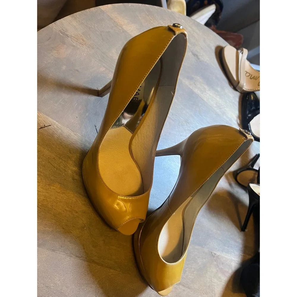 Michael Kors Womens Peep Toe Platform Pump Patent Leather Mustard Yellow Size 9M